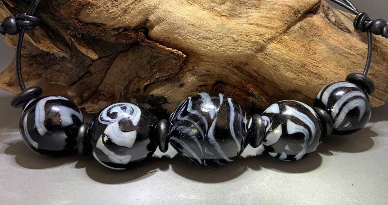 Streams5-blown-glass-hollow-beads-flow-studio-designs-diane-brinton Streams5-blown-glass-hollow-beads-flow-studio-designs-diane-brinton