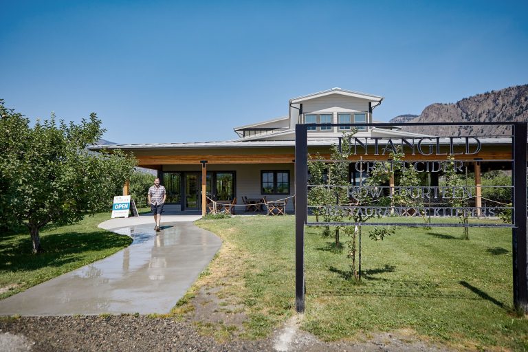 369798515 785562766907693 5735316478105727517 n 768x512