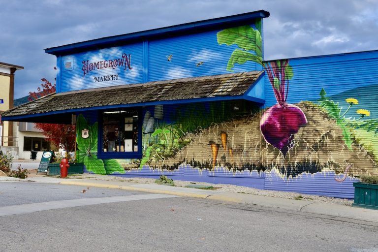 ASTA Homegrown Makret Mural Nakusp 768x512