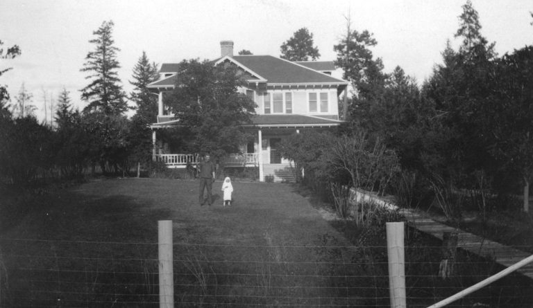 Caetani House historic photo with Leone and Sveva Caetani in front circa 1921 credit Caetani Centre 768x445