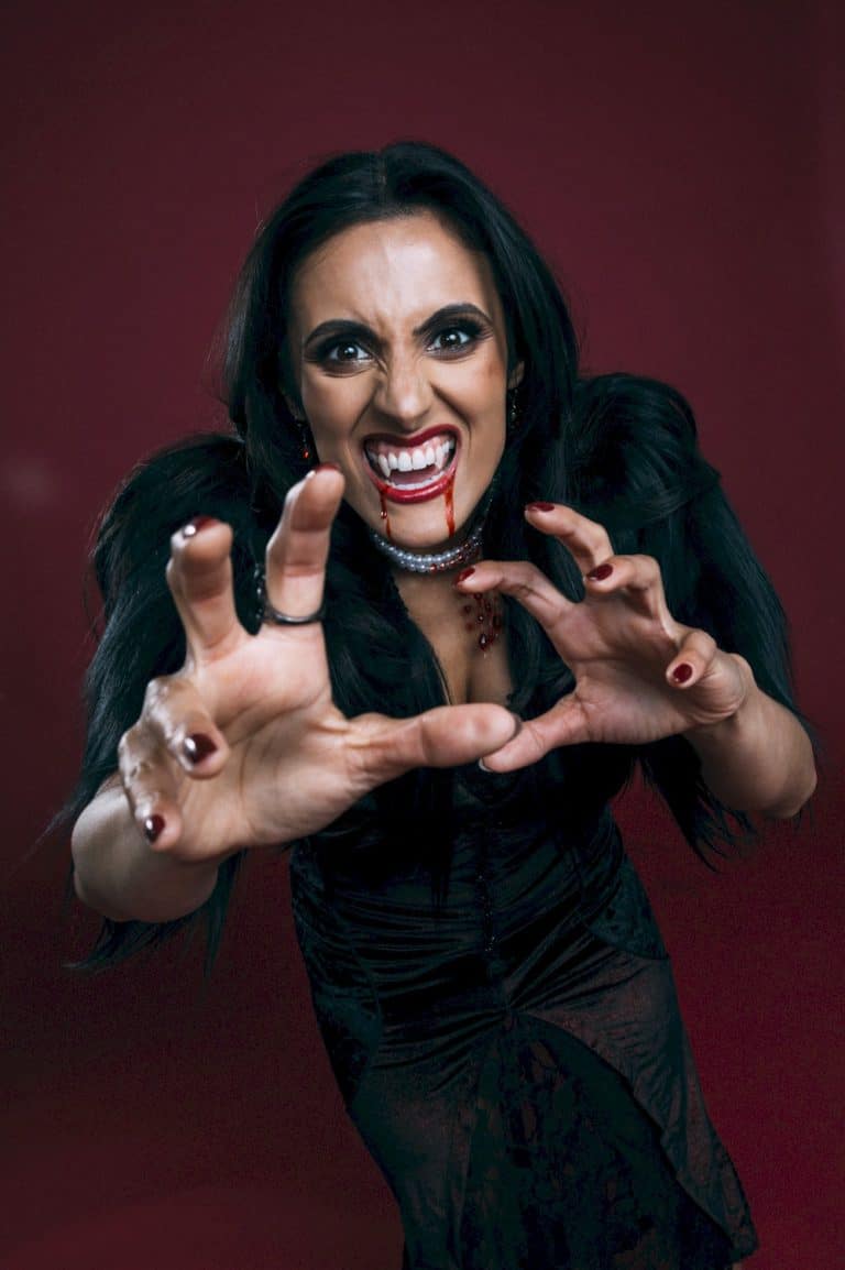 Dracula a comedy of terrors pic 1 768x1154