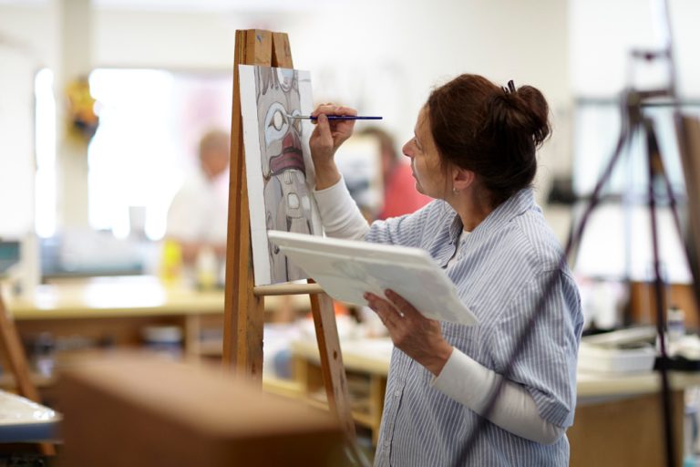 Easel MG 1275 768x512