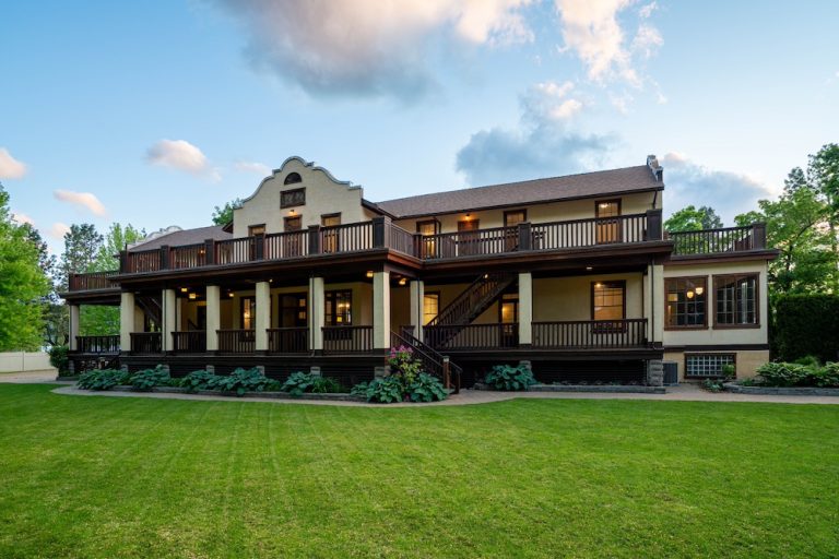 Naramata Inn Exterior 768x512