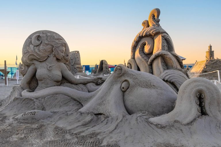 Sculpture mermaid 768x512