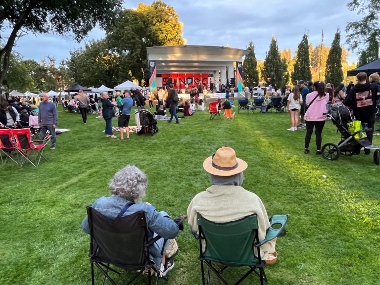 Sundog audience in Polson Park Heath Fletcher 768x576