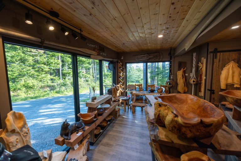 inside gallery 768x512