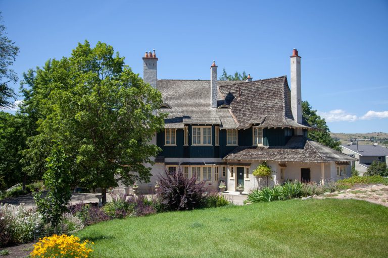 mackie lake house 768x512